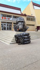 sculpture métal King Kong à Lodeve